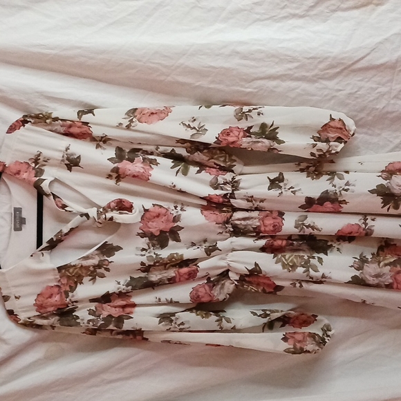 Dress - Picture 1 of 4